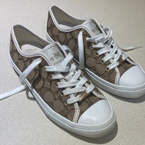 Coach Empire Sneakers in Khaki/Chestnut and Chalk
Size 7